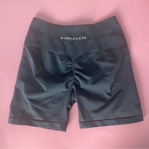 Alphalete Amplify 4.5 Short Medium